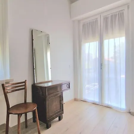 S.benedetto Terrace بسكييرا ديل غاردا
